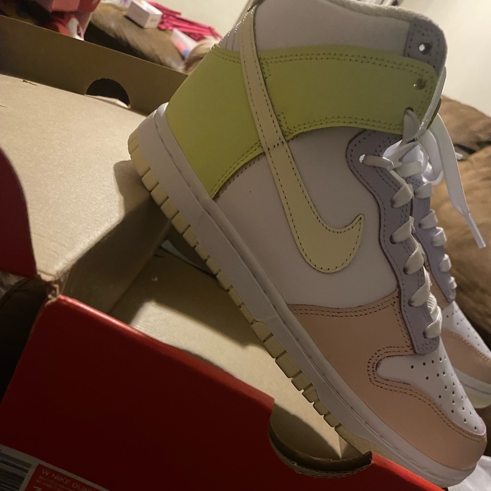 Women dunk high
